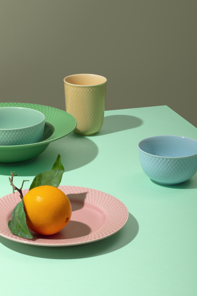 Lyngby Porcelæn Rhombe frokosttallerken, rosa - Ø: 21 cm. - Bahne